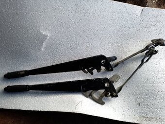 Škoda 105L 120L ruční brzda