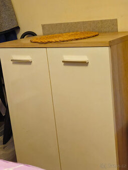 komoda dub sonoma+bílá dvířka