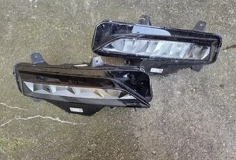 Levá a pravá přední mlhovka Škoda Octavia IV 4