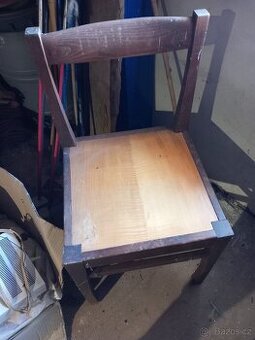 Dřevěná židle