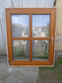 Dřevěné okno 100 x 120 cm