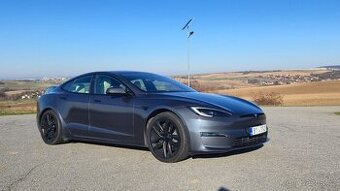 Tesla S, LR, 26 tis. km, tov. záruka, krémová kůže, yoke