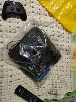 Prodám PlayStation 4 Slim 500gb