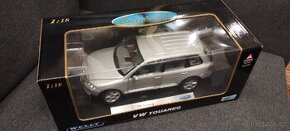 VW Touareg 1/18