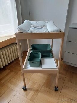 Přebalovací pult Ikea