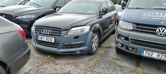 Audi Q7 na náhradní díly but v celku nebo po dílech