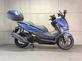 Honda Forza 125 ABS - ČR / 1. MAJ / JEN 1884 KM / SMART BOX