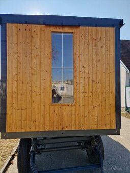 Maringotka tovární výroby.
