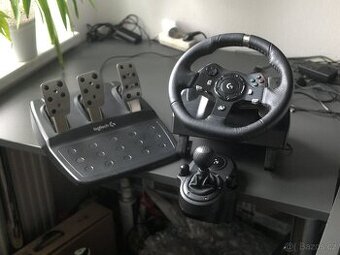 Volant Logitech G920 s pedály a řadící pákou