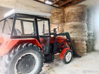 Traktor 5511 s čelním nakládačem