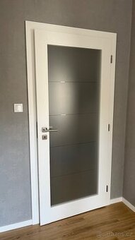 Prodám bílé interierové dveře se sklem, 80cm