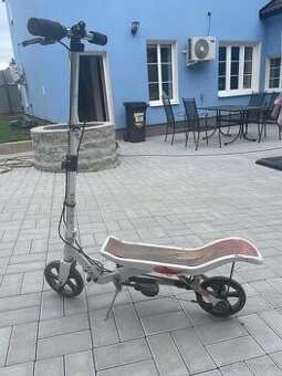 Koloběžka space scooter