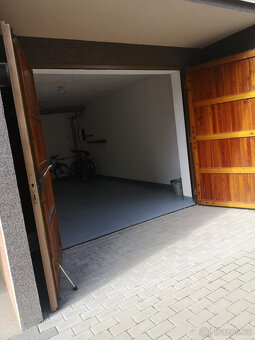 PRODEJ PROSTORNÉ GARÁŽE VE SLAVIČÍNĚ