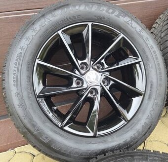 Téměř nová zimní sada Škoda KAROQ, SEAT ATECA 16" 215/60/16
