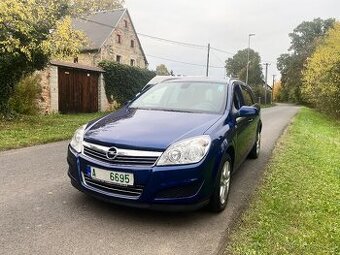 OPEL ASTRA 1,6 benzin RV 2010 VELMI PĚKNÉ