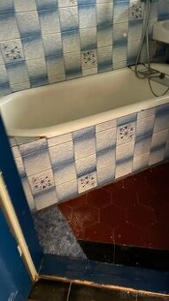 litinová vana & obklady