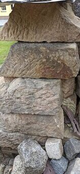 Štípaný pískovec - kvádr