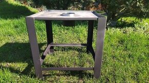 Podstavec k udírně