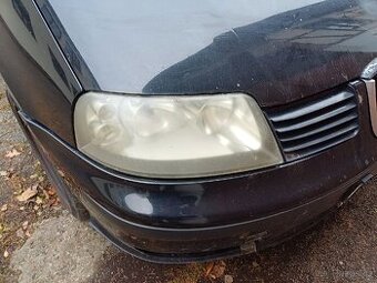 Přední světla na Seat Alhambra