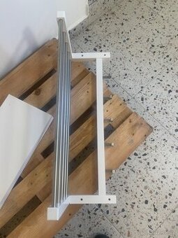 Věšák IKEA