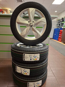Nový orig. letní set Škoda Fabia IV 195/55 R16 Barum 4ks