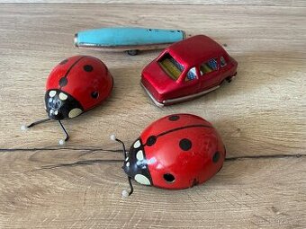 staré hračky plechové hračky retro beruška raketa setrvačník - 1