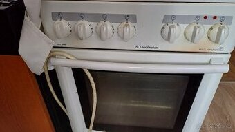 Sklokeramicky sporák