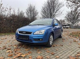 FORD FOCUS 2.0 107 KW GHIA - BENZÍN