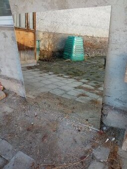 Prodám velké nás. zrcadlo o rozměrech 120,2 × 127,5 cm