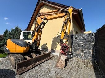 Pásový bagr Kubota KX 080 - 3, hmotnost 8.700 kg