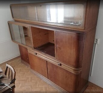 prodám skříně (starožitné)