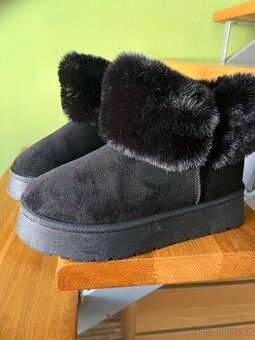 Nové dámské sněhule UGG