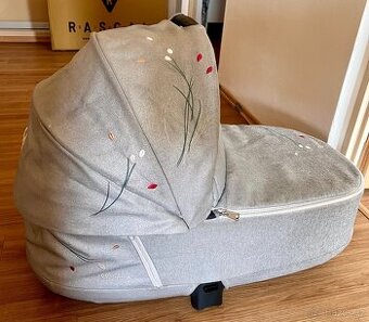 Cybex Priam Lux Carry Cot hluboká korba Fashion Koi