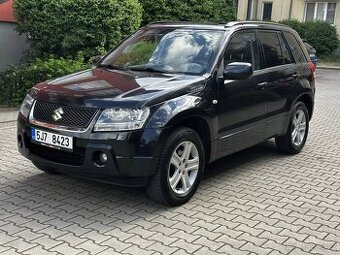 Suzuki Grand Vitara 1.9 DDIS 4x4 Navi Xenony Kůže Tažné Šíbr