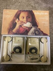 Staré dětské telefony