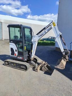 Minibagr Bobcat E20Z Nulový přesah
