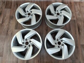 5x112 Volkswagen 7,5Jx17 ET51 RICHMOND číslo 5H0601025E alu