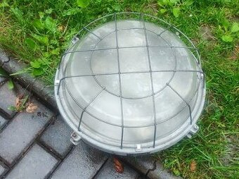 Průmyslová stropní lampa