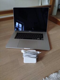 Macbook Pro 2019 16" Intel i7 512gb SSD