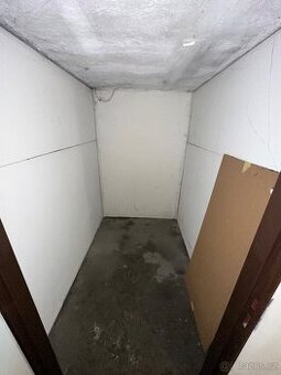 Pronajmu sklep 2 m2 - Praha 3 Hartigova, Žižkov