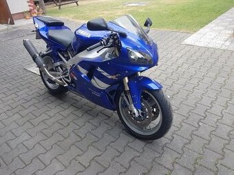 Yamaha R1