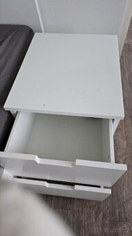 Dva noční stolky IKEA za odvoz