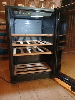 Lednice na víno Haier