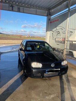 Volkswagen Golf 4 / IV - náhradní díly / celek - 1