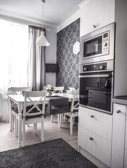 Kuchyňská linka včetně spotřebičů Whirlpool