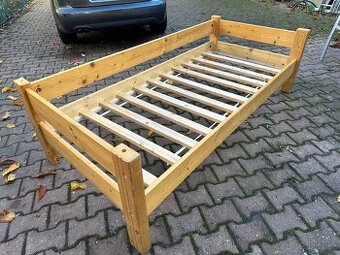 Dřevěný rám postele 200x90