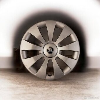 Originál poklice Škoda Hermes 16"