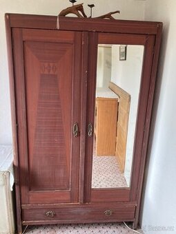 Sada - šatní skříň a dva noční stolky - cca 1. republika