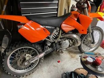 Ktm exc 250 náhradní Díly