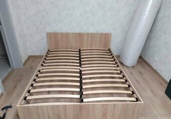 Dvoulůžková postel pouze rám